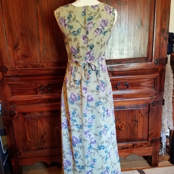 Floral sleeveless maxi dress - Picture 2 of 8